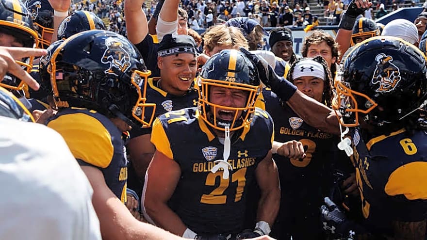 Dynamic Transfer Wide Receiver Transfer Cade Wolford Commits to Cincinnati Bearcats Football