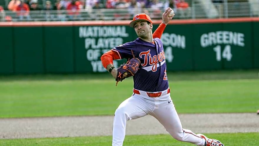 Clemson Baseball Climbs National Rankings for Second Straight Week