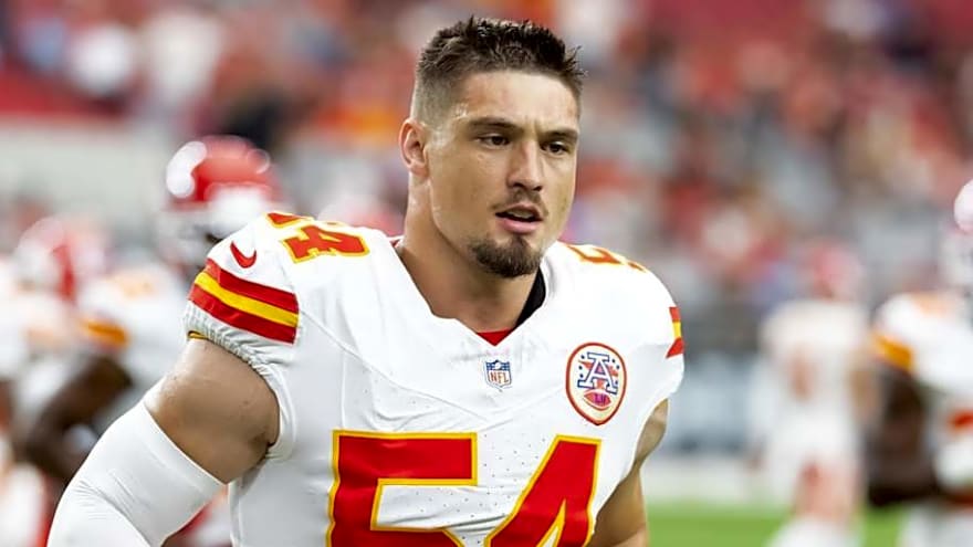 Why Buccaneers Should Sign This 2-Time Super Bowl Champion Linebacker