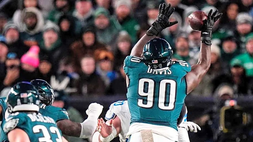 Defensive Tackles Makes Eagles History With Standout Game Vs. Lions