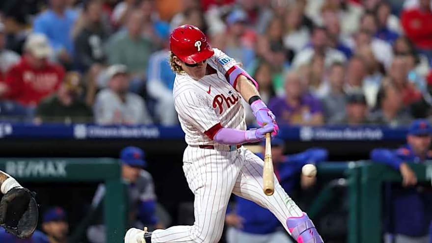 Could Cardinals Pursue Reunion With Gold Glove Outfielder?