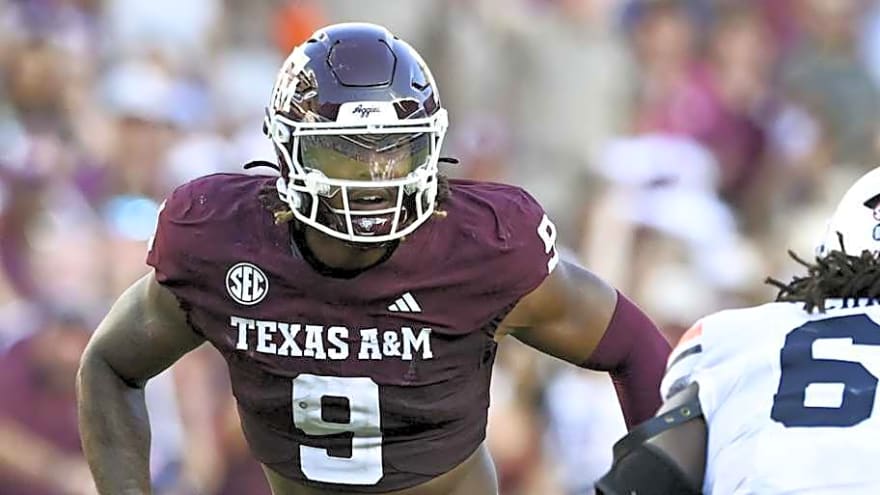 Texas A&M Edge Rusher Named SEC Defensive Player of the Year