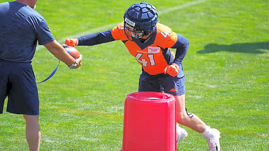 Broncos Again Make Position Switch with LB Drew Sanders