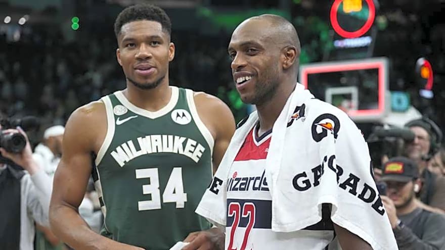 Khris Middleton Sends Clear Message on Bucks Trade