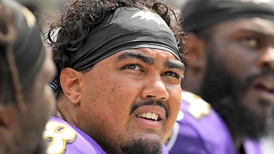 Titans Re-Sign Two Exclusive Rights Free Agents