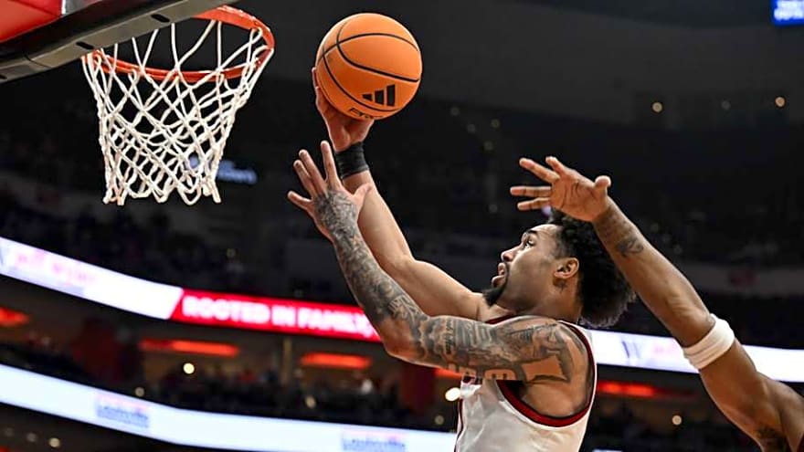 Louisville Men's Basketball Falls in Week 13 of AP Top 25