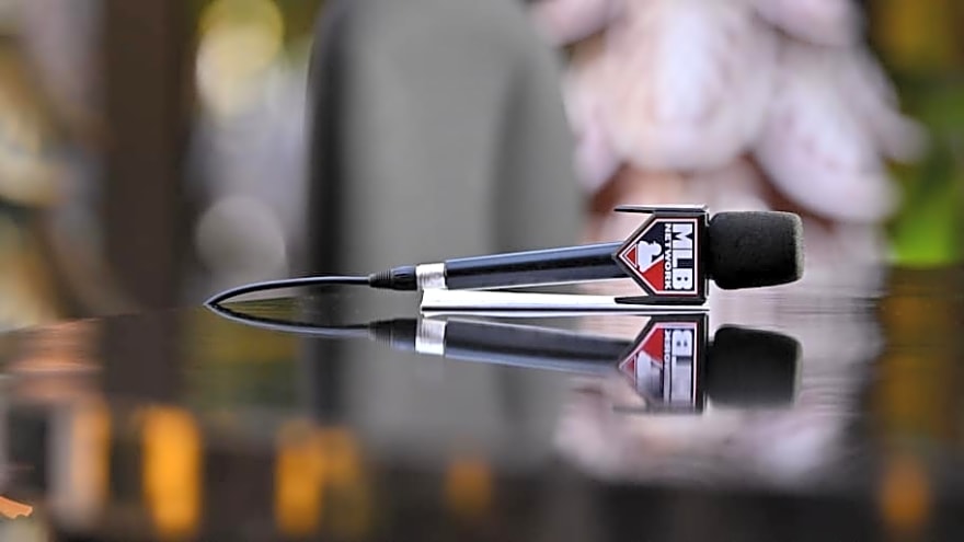 Rick Rizzs, iconic voice of the Mariners, announces he will retire after 2026 season