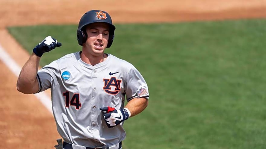 Auburn Keeps Season Alive, Uses Bats to Defeat NC State in Baseball Regional