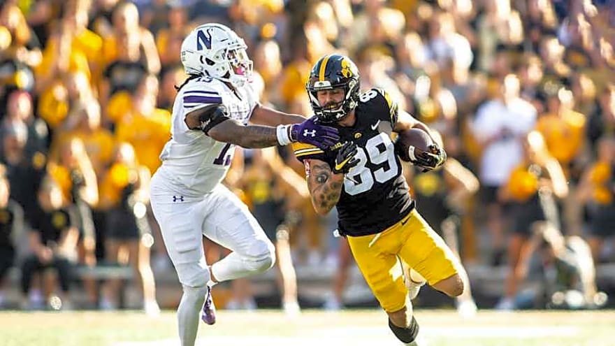 Packers Sign Cornerback Who’s ‘Big on the Outside’
