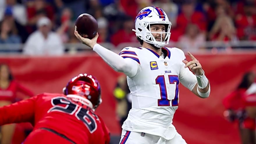 Josh Allen explains viral &#39;what are we doing?&#39; moment in Bills&#39; loss to Texans