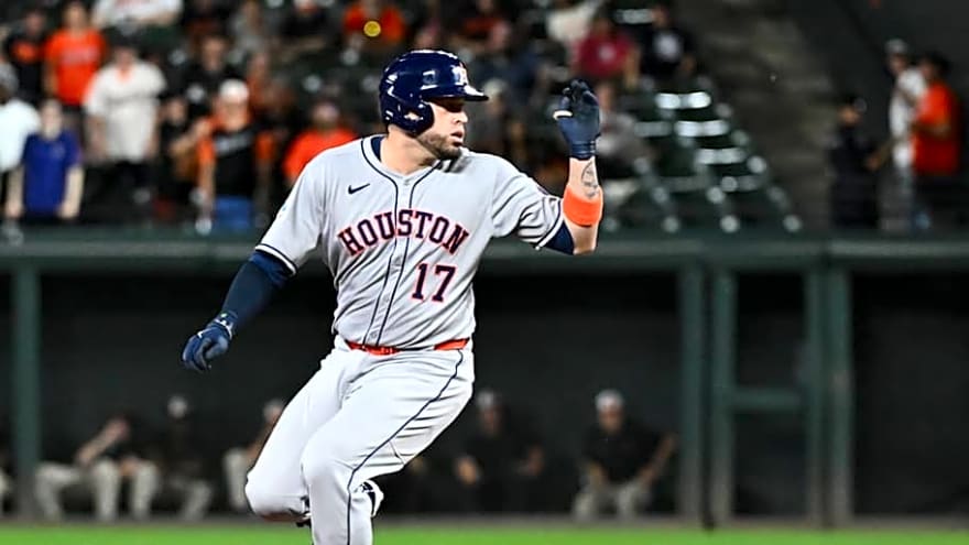 Astros Still Have Chance To Re-Sign Versatile Backup Catcher in Free Agency