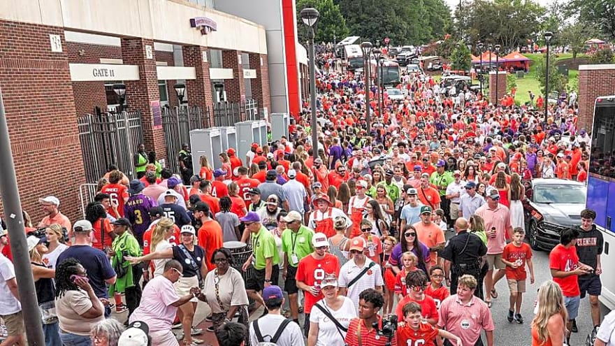 Lightning Delay Preparing to Delay Clemson Tigers' Home Opener in Week 2