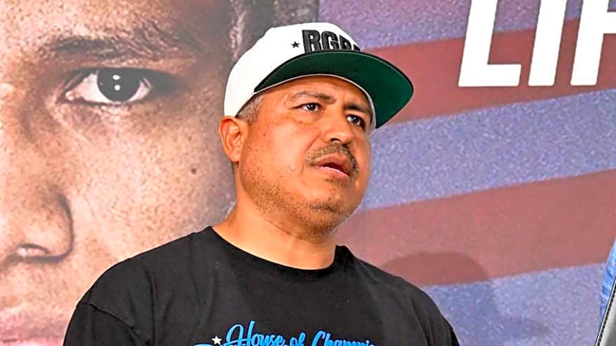 Former Champion Announces 'New Chapter' With Robert Garcia Amid Free Agency