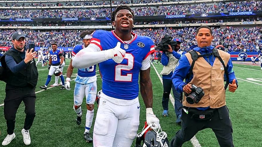 Abdul Carter Snubbed From PFF's Team of the Week Despite Dominant Showing in Giants' Win