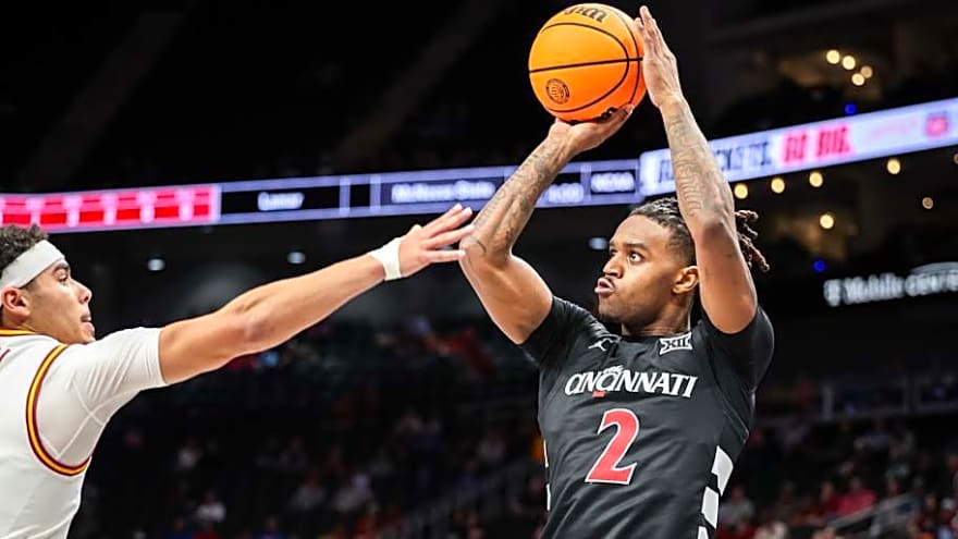 Jizzle James Travels With Cincinnati Bearcats Basketball Team For Georgia Matchup