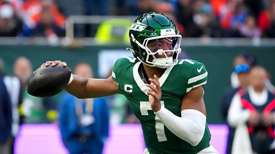 Jets&#39; Justin Fields Reveals Nagging Injury Slowing Him Down