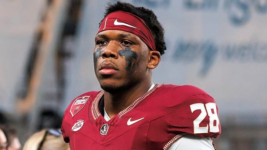 Texas Longhorns LB Position Battle Has Taken an Interesting Turn