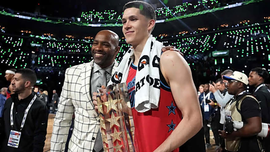 Vince Carter Made it His 'Business' to Get Nets' Egor Dëmin on His Rising Stars Squad