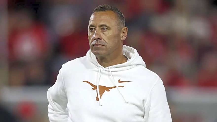 Oregon Ducks Battling Texas Longhorns for 4-Star Wide Receiver Recruit