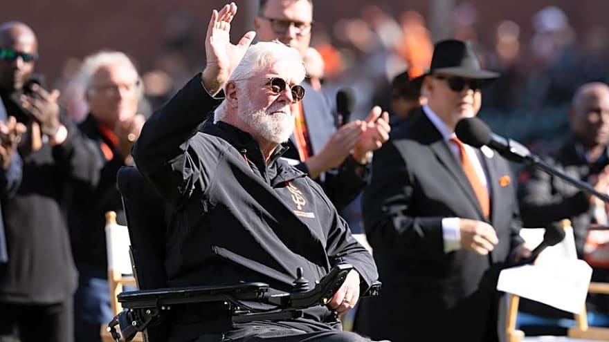 Buster Posey Gives Mike Krukow Ultimate Compliment After Final Giants Broadcast