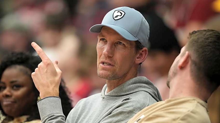 Potential Warriors Buyout Market Target Signs with Nuggets