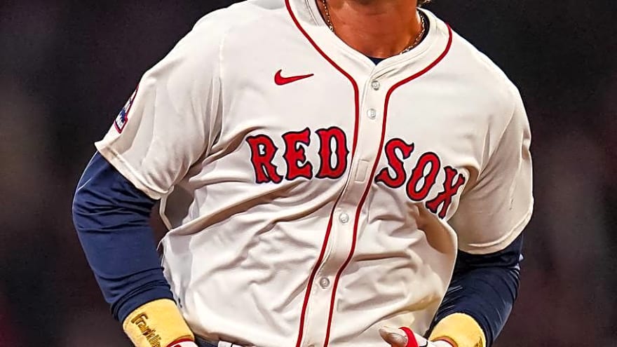 Red Sox's Former Fan Favorite Slugger Seen As Non-Tender Candidate