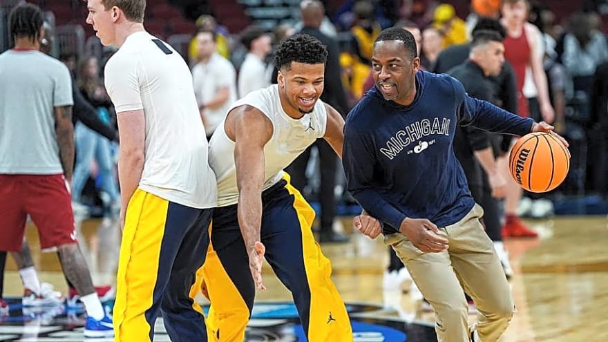 Michigan Basketball Stays in the Hunt for Top-30 Recruit Devin Cleveland, Sets OV