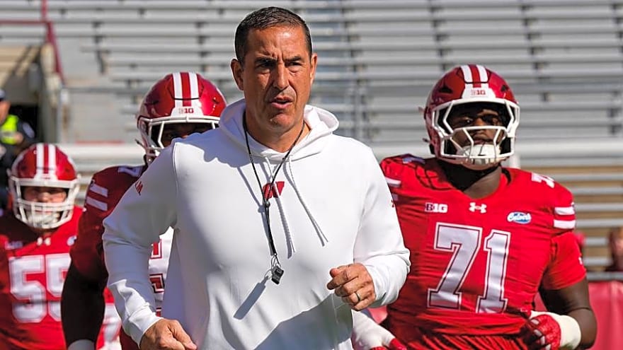 Wisconsin Football's Stock Skyrocketing in New Bowl Game Projections