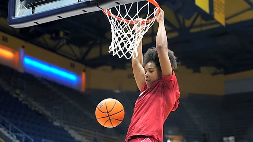 Louisville Forward Anaya Hardy to Enter Transfer Portal