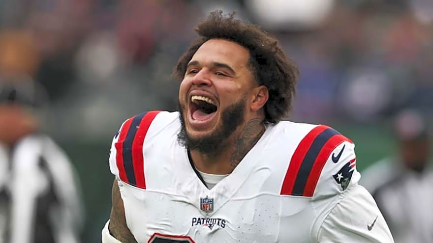 Patriots DT Celebrates Birthday During Long Flight Home From Denver