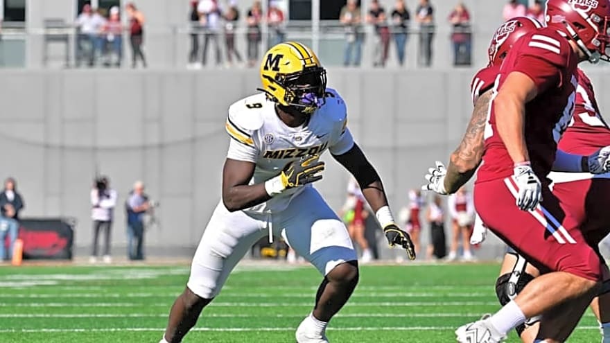 ESPN Mocks Perfect Montez Sweat Running Mate To Bears