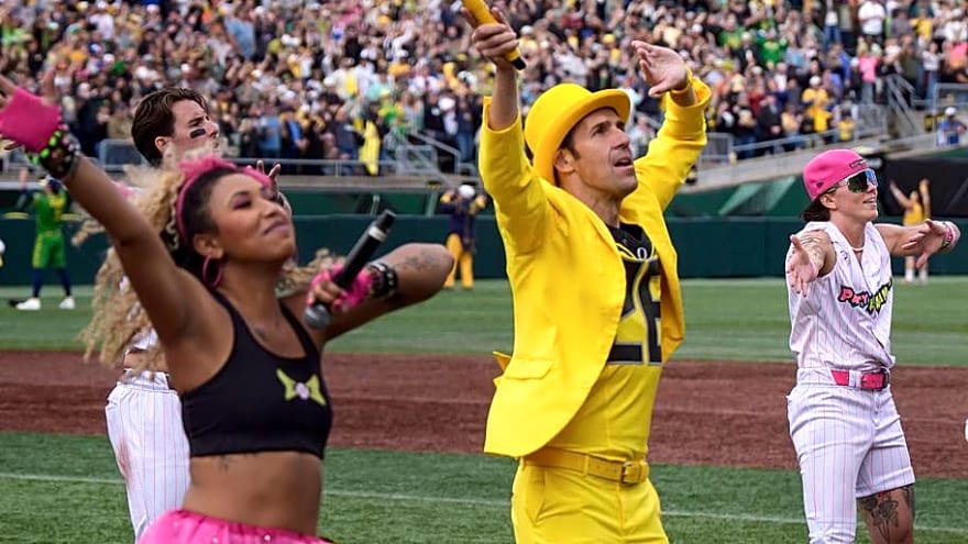 Savannah Bananas Bring Viral Brand To Autzen Stadium With Oregon Ducks Twist