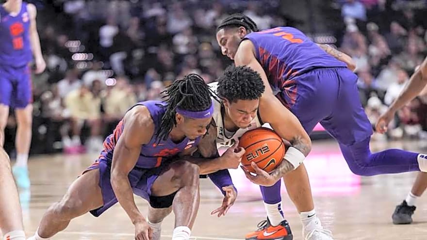 Should Clemson Consider Starting Lineup Change After Third Straight Loss?