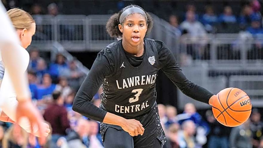 Kim Mulkey, LSU Women&#39;s Basketball Visit Five-Star Prospect for Check In