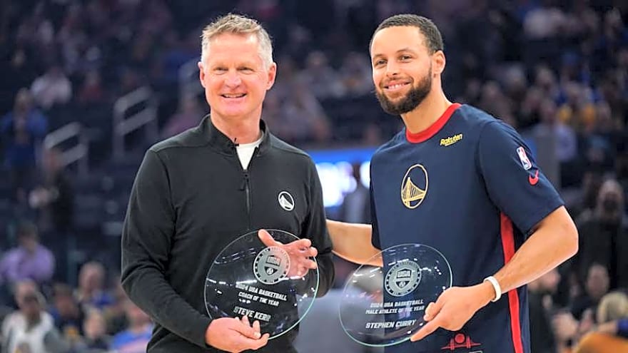 Steve Kerr Gives Beautiful Admission on Steph Curry&#39;s Impact