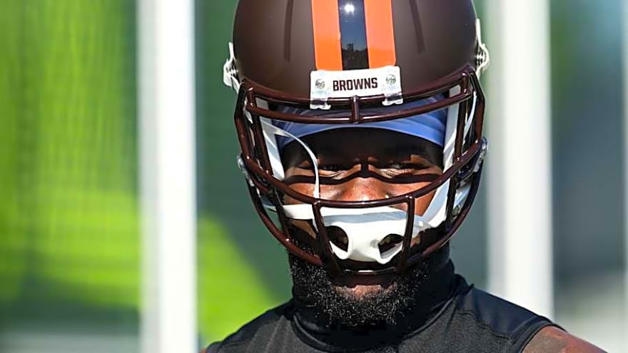 The Cleveland Browns Bring Back Another Familiar Face to Their Defensive Line