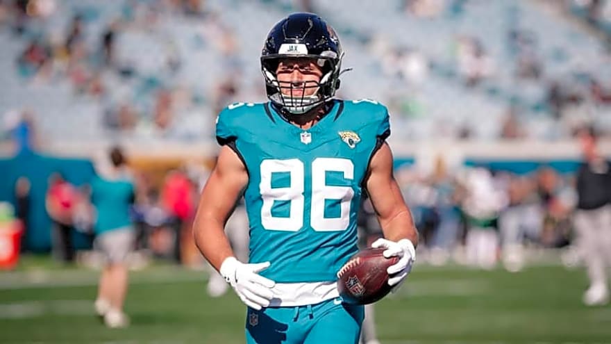 Eagles Howie Roseman Strikes Quickly, Signs Two Tight Ends in 30-Minute Span