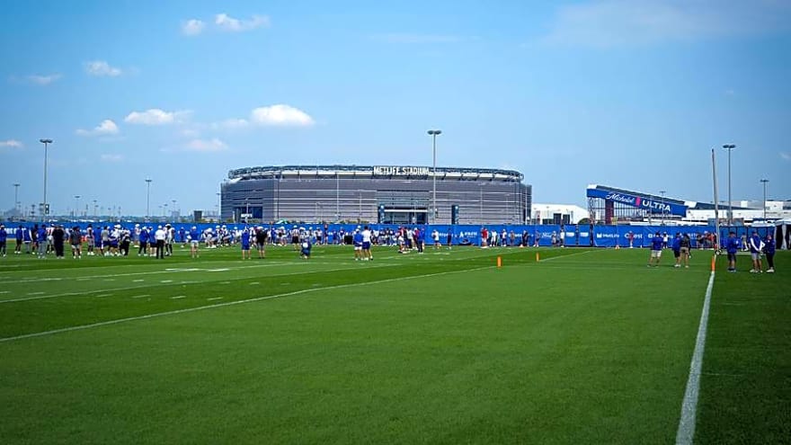 Giants' Offense Working Toward Cohesiveness as Defense Sets the Pace in Camp