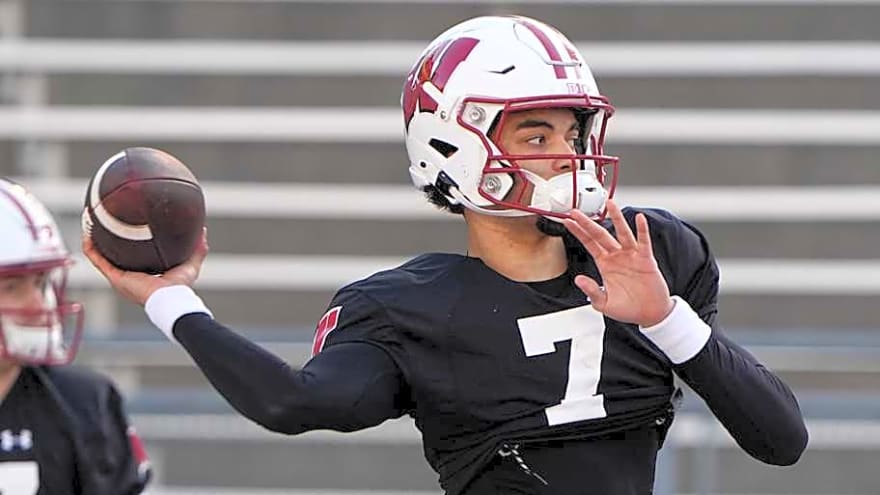 Former Wisconsin Badgers quarterback goes back into transfer portal for third time