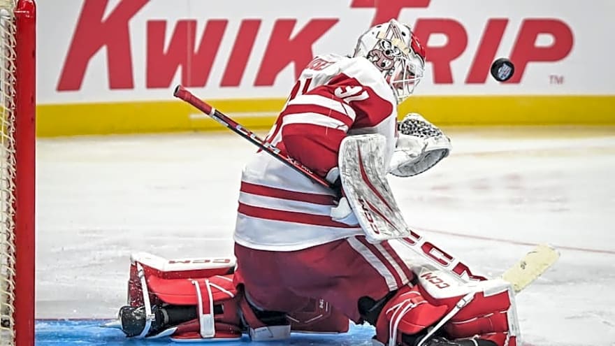 Wisconsin men's hockey suffers scoring slump, loses fourth straight