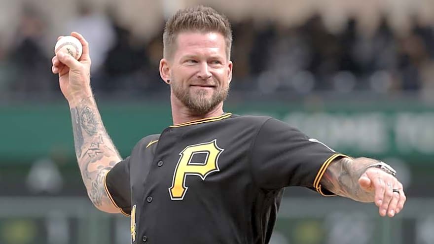 Former Pirates Star Pitcher Serving as Spring Training Mentor