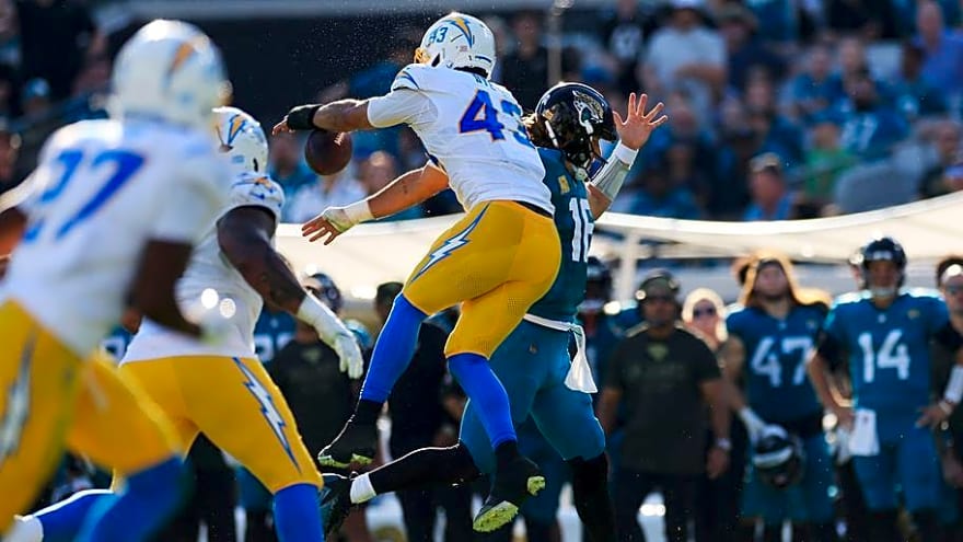 Chargers Roster Spotlights: Troy Dye, One of The League's Most Underrated Defenders