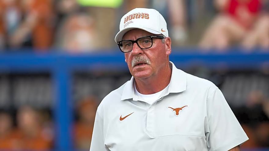 Texas Softball Stays Alive, Shuts Out Mississippi State in Elimination Game