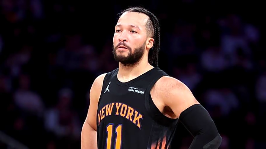 Knicks' Jalen Brunson Has Adorable Moment with Tiniest Fan