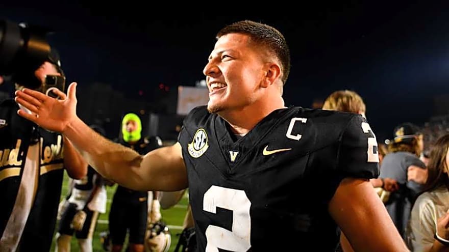 Where Vanderbilt Landed in Coaches Poll, AP Top 25 After Week 12