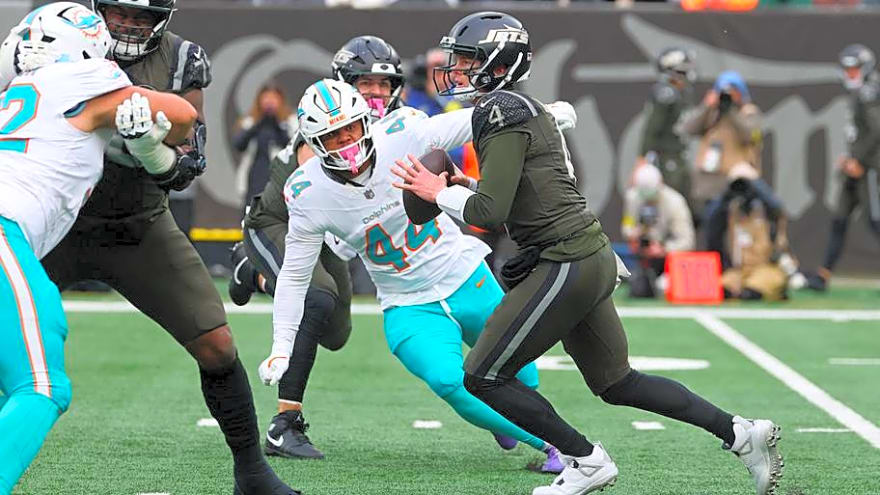 Examining the Dolphins' Complicated History with Ex-Jets QBs