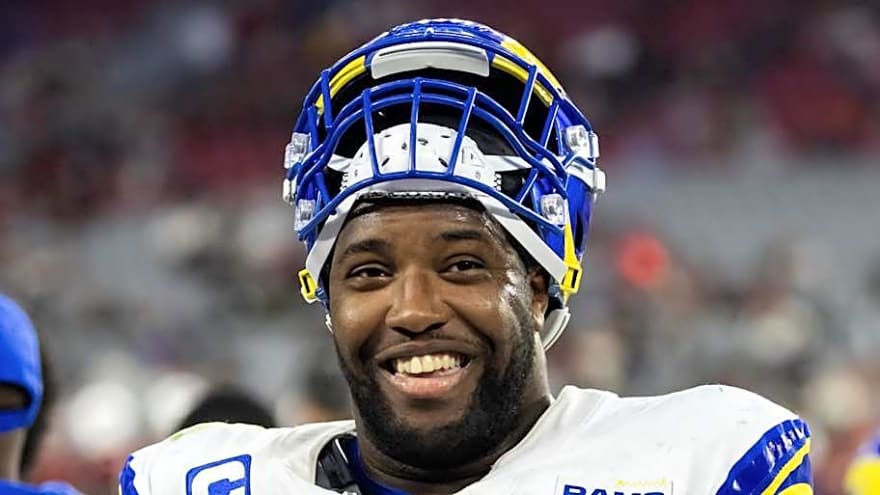 Inside the Rams' DL Room Before the Draft