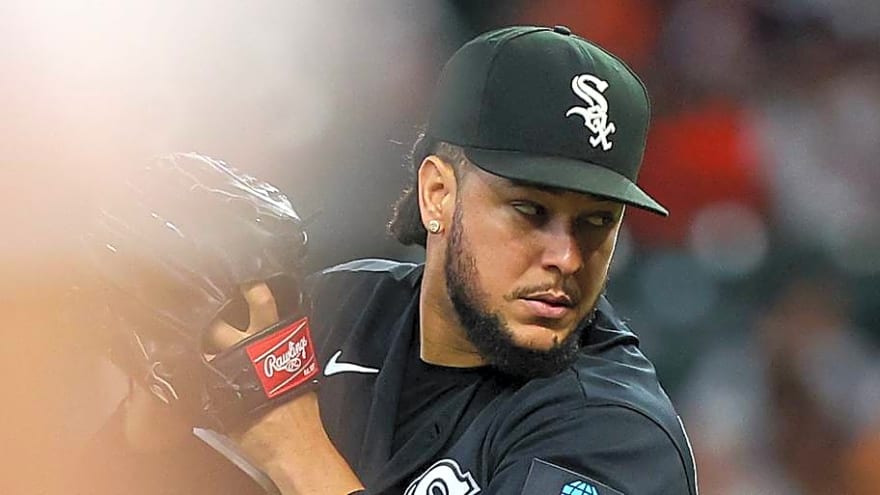 Even White Sox GM Chris Getz Admits That Luis Castillo Has Been a Problem