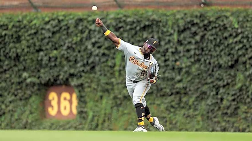 Pirates Bring Back Outfielder on Minor League Deal