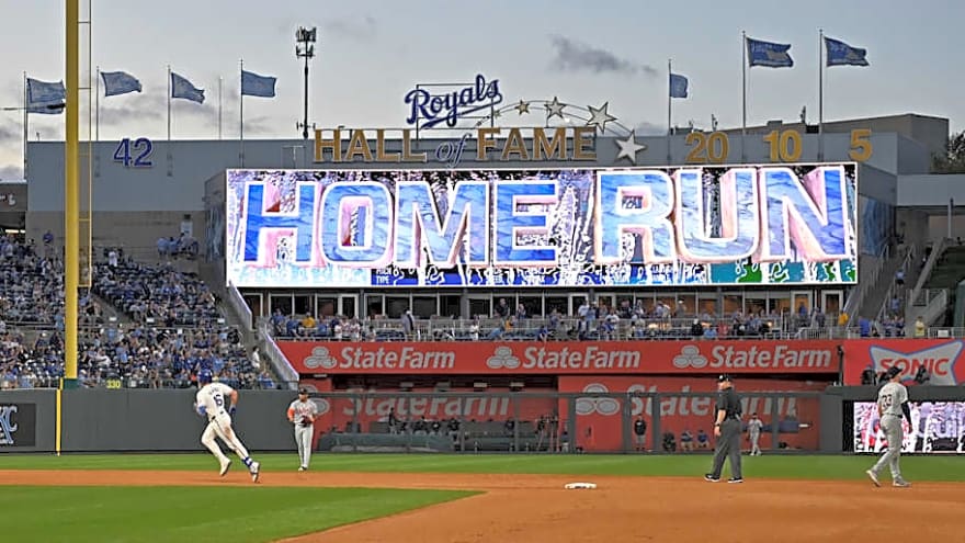 One Outfielder Royals Could Target After Harrison Bader Signs Elsewhere